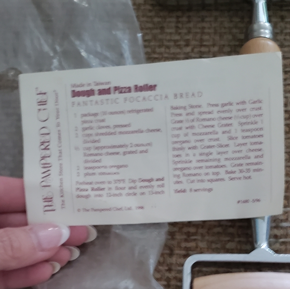 Pampered Chef Dough and Pizza Roller - Picture 2 of 6